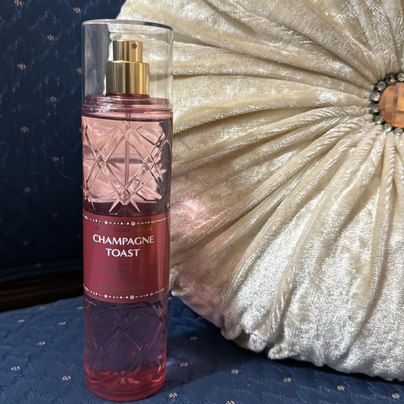 BATH & BODY WORKS SET. . . CHAMPAGNE TOAST SCENT - Picture 5 of 6